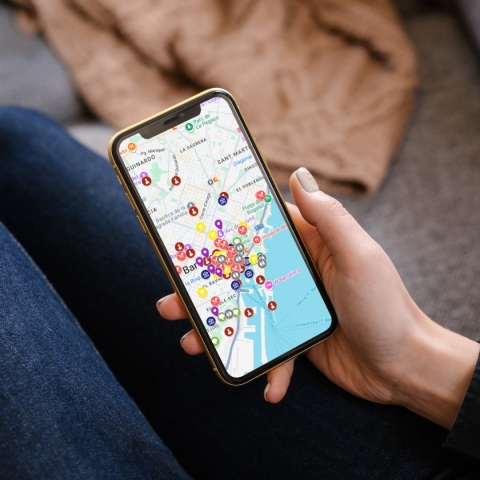 mapa atrakcji turystycznych w Barcelonie w google maps na telefonie